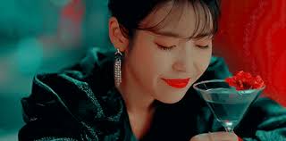 1001 tính xấu của IU ở Hotel Del Luna: Làm sếp thì dở mà cà khịa người ta  thì tuyệt đỉnh!