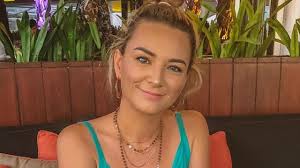 Endometriosis leaves woman looking pregnant due to extreme bloating