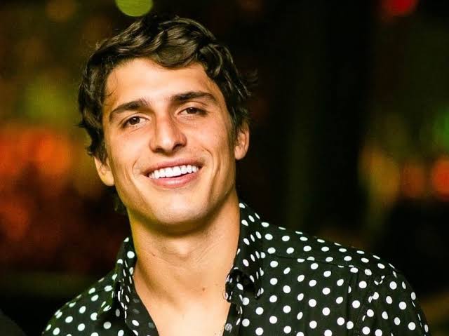 BBB 22: Felipe Prior aponta quem está na Disney e manda dica para Boninho
