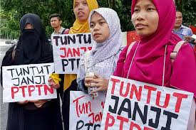 Memetik laporan the star online, jabatan imigresen telah menguatkuasakan sekatan terhadap beberapa individu untuk keluar negara sejak beberapa bulan lalu bagi menjaga imej negara. Pakatan Harapan Peminjam Ptptn Akui Sekatan Keluar Negara Berkesan The Malaysian Insight Mahathir Mohamad
