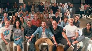A record deve intensificar a partir das próximas semanas os preparativos para sua nova novela bíblica, gênesis, prevista para estrear no primeiro segundo informações do jornalista flávio ricco, a emissora planeja dar início em breve ao processo de definição do elenco da obra vindoura, a qual. Atores E Equipe De Nova Novela Da Record Tv Estao Isolados No Marrocos Por Conta Do Coronavirus