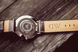You can personalize your daniel wellington watches with the interchangeable strap; Daniel Wellington Watch Reviews Are They Worth Buying