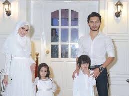 Comel dan cute ank ketiga wawa zainal dan aeril zafrel, geram je tengok! Aeril Wawa Bakal Timang Anak Ketiga