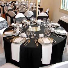Tables rondes ou rectangulaires ? Nappe Ronde Noire Haut De Gamme Pour Mariage Et Fetes Dragees Anahita