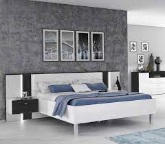 Dein bett als mittelpunkt im schlafzimmers ➔ betten in allen größen von 90x200 über 140x200 bis 200x200 ✓ kauf auf rechnung & raten möglich! Bett 160x200 Cm Tallis Angebot 22 Reduziert Weiss Hochglanz Schwarz Eiche Weiss Mega Mobel