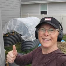 I get to water now. 🥳 My pots were so dry!