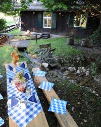 Hutte Im Tal Von Garmisch Partenkirchen Garten Der Riessersee Hutte Fur Feiern Aller Art Bayerischer Abend Eine Rustikale Hochzeit Garten Garten Biergarten