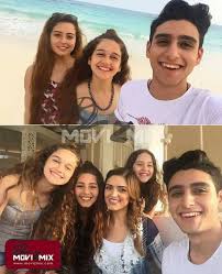 ينضم تيام مصطفى قمر وهو نجل الفنان المصري مصطفى قمر إلى قائمة أبناء النجوم الذين دخلوا عالم الفن وشاركوا في أفلام والديهم الفنانين. ØªÙŠØ§Ù… Ù…ØµØ·ÙÙŠ Ù‚Ù…Ø± Photos Facebook