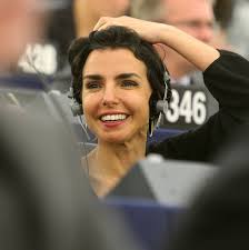 French ex-minister sues tycoon for paternity