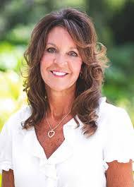 Dorothy Flannery's Instagram, Twitter & Facebook