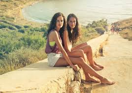 La mia migliore amica è colei che tira fuori il meglio di me. Frasi Sulle Sorelle Le 45 Piu Belle Da Dedicare In Inglese E Italiano