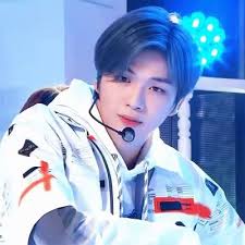 nana-daniel (@eandjmoon1)