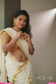 Kerala saree big boobs water nude photoshoot - Nudes photos