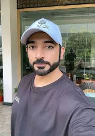 Malindian Man and Smurkio Smurk Don't let people's know too much about you  😩😔some are good when you are around 😉🙃keep secrets 😶.... under God's  protection 💝💐🙏 ❤LA FAMILY💚 #SELEBUHANABIFU #kingofthisgeneration  #MrGoodVibesalways