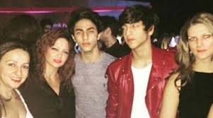 Shah Rukh Khan S Eldest Son Aryan Parties With Friends Entertainment News The Indian Express Bollywood actor shahrukh khan, stuck in delhi traffic jam: