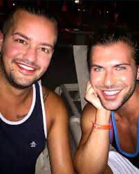 This week Austin @banexbramble and I have a special guest cohost for a  bonus episode of Southern Bramble podcast. My best friend of 18 years,  roommate for 13 years, co worker, and