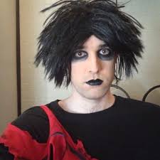 Oliver Graves (@OliverGravesIRL)