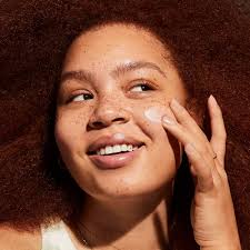 Amazon.com: Well People Fresh Dew Snow 蘑菇凝膠霜保濕霜,面部保濕霜,豐盈和保濕,採用透明質酸,素食和無殘忍:  美容與個人護理