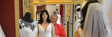 Wir bieten traumhaft schöne brautkleider aus edelsten stoffen, raffinierten details und in verschiedensten farbvarianten an. Das Outlet Im Rhein Main Gebiet Der Brautladen Frankfurt