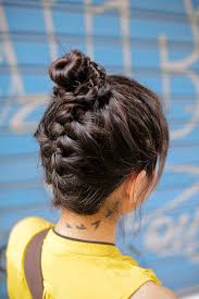 Unfortunately, when your hair is unkempt, you will look untidy even when you have done every other thing. 5 Quick And Easy Hairstyles For Traveling