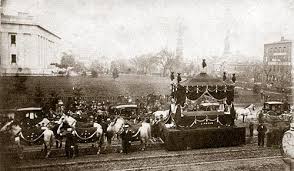 One Of Many Of Lincoln S Funeral Corteges On His Trip Back Home To Springfield Ill This One Is From Historical Photos Civil War History Presidential History