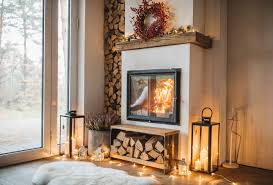 Eine Gemutliche Lichtquelle Lichterkette Kerzenschein Und Kaminfeuer Sind Die Schonsten Hygge Lichtquellen Hygge Einrichtungstipps Hyggelig Haus Streichen