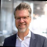 100+ perfiles de «Emmert»