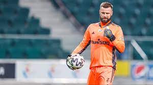 Artur boruc is a polish professional footballer who plays as a goalkeeper for ekstraklasa club legia warsaw. Artur Boruc Zostanie W Legii Na Kolejny Rok Moze Byc Jak Buffon Polsat Sport