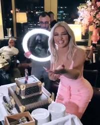 Im januar 2019 veröffentlichte sie als shirin david die erste singleauskopplung orbit aus ihrem debütalbum supersize. Umkalthumberlin Gratulieren Dir Fur Platz 1 Liebe Shirin Facebook