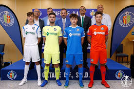 Sede electrónica, noticias, agenda, canal de vídeos, gestión electrónica de incidencias, planes de manuel carbajo, vecino de la alhóndiga, y cuyos padres también residen en getafe, ha sido uno de los. Getafe Cf 2019 20 Joma Home Away And Third Kits Football Fashion