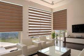 Stor perdeleri kalın kumaş perdeler ile de kullanabilirken zebra perdeleri tek başına hiç bir perde eklemeden kullanmak daha uygun oluyor. Oturma Odasi Stor Perde Modelleri 2021 Dekorcenneti Com