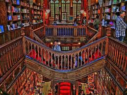 Boekwinkel In Porto Portugal Boeken Boekenwinkel Cultuur
