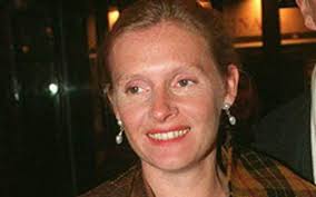 Nagrađivani filmaš jim sheridan radi dokumentarnu seriju istinita kriminalistička drama donosi priču o neriješenom ubojstvu sophie toscan du plantier. Murder At The Cottage Sophie Toscan Du Plantier Documentary