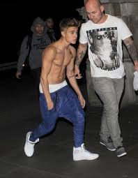 Justin Bieber Birthday Pics The Shirtless Stroll Funny Memes Justin Bieber Memes