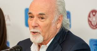 Antonio Ricci mette la "belva" Fagnani nel mirino: "I gioielli che  indossa..."