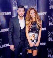 Cele două vedete se iubesc de peste șase luni de zile, chiar dacă sunt voci care spun că această relație extrem de mediatizată este doar o prefăcătorie. Bianca Dragusanu Luata La Rost De Victor Slav M A Sunat Sa Ma Ia La Intrebari Bucuresti Ziare Com Mobile