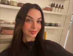 Booking hair appointments in salon before last day