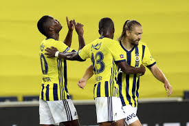 Bu galibiyetle fenerbahçe lider beşiktaş ile arasındaki puan farkını 3'e indirdi. Fenerbahce Fatih Karagumruk Maci Kac Kac Bitti Golleri Kim Atti