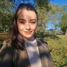 Angela Searles's Instagram, Twitter & Facebook