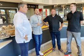 Portrait de jérémy girardeau, un jeune boulanger vendéen qui vient de reporter le prix du meilleur jeune boulanger de france. Pres De Saint Lo La Meilleure Boulangerie De France La Manche A L Honneur Sur M6