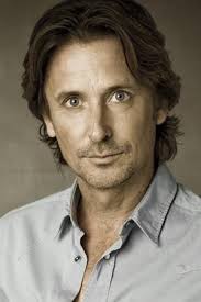 Cast & Crew for The Almighty Johnsons 3x09 "Mike in the Mirror"