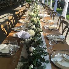 Live Table Runner With Eucalyptus Hydrangea Roses Astilbe Spray Roses Tablerunner Weddingfl Wedding Runner Hydrangeas Wedding Wedding Flower Decorations