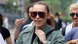 Nina Hooks's Instagram, Twitter & Facebook