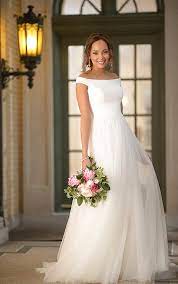 Check spelling or type a new query. Schlichtes Und Modernes Brautkleid Im Stoffmix Stella York Wedding Dresses