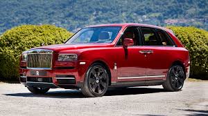We parked it in front of a thrift store. Rolls Royce Cullinan News Und Tests Motor1 Com