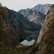 Roughly speaking, from munich to königssee you'll spend about 2 hours by car or 3.5 hours by train and bus going in each direction. Rund Um Den Konigssee Auf Huttentour In Den Berchtesgadener Alpen