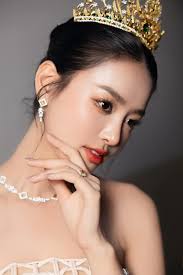 Nhan sắc ngọt ngào của Bùi Khánh Linh