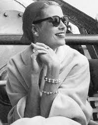 Margo Farr's Instagram, Twitter & Facebook