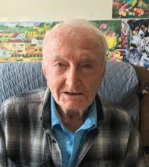 Anna Lucci's Instagram, Twitter & Facebook