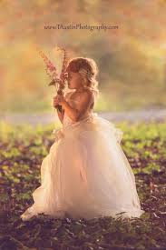 4th Birthday Photoshoot Ideas For 4 Year Old Boy Styled Birthday Photo Shoot With 4 Year Old Girl In A Meadow With Flowers Taustinphotography Princess Photo Shoot Girl Photo Shoots Birthday Photoshoot